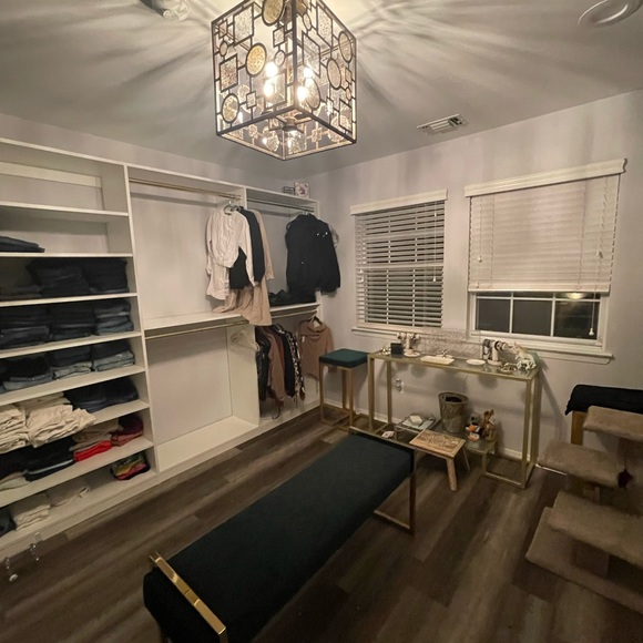 Meet your Posher, Jennifer - Picture 5 of 5